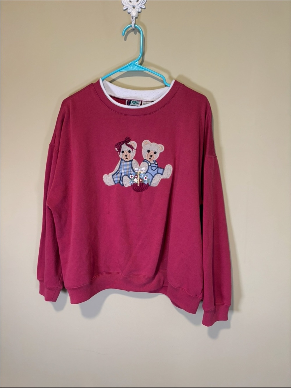 Vintage Womens Berry Bear Appliqué Sweatshirt